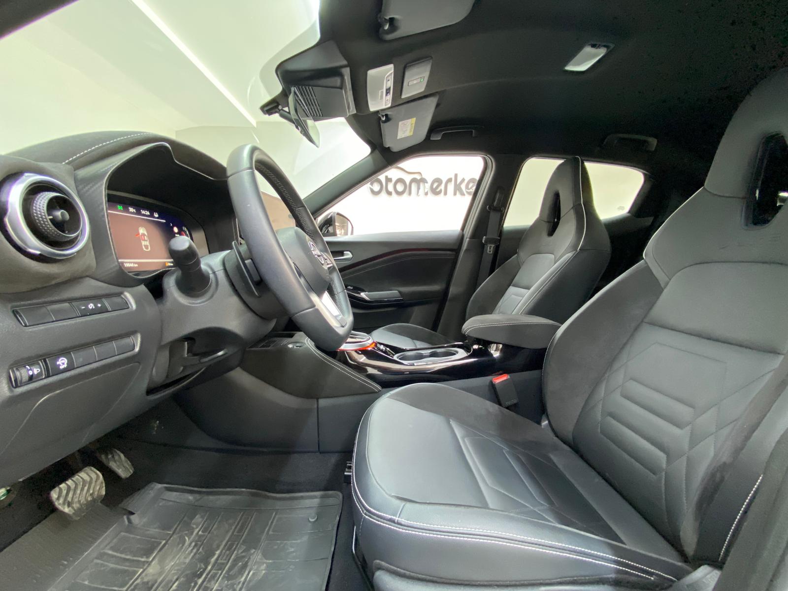 NISSAN JUKE 16
